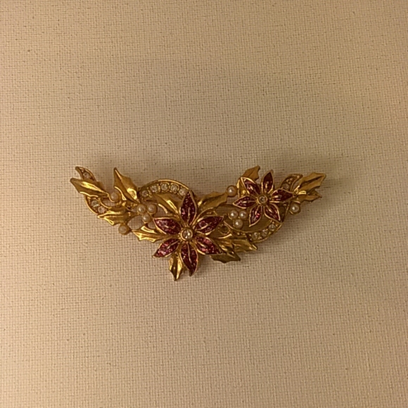 Flower Brooch Gold Tone--47 - Picture 3 of 4